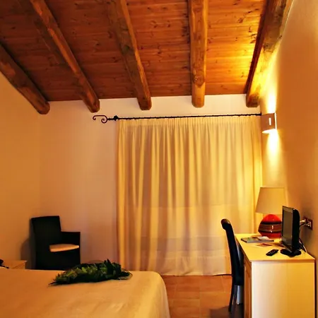 Hotel Country & 4*